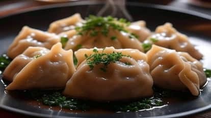 Customer Eats Momos, Allegedly Transfers 1.25 Lakh from Shopkeeper’s Account