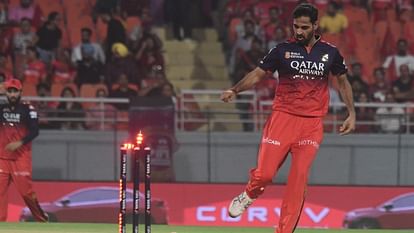IPL 2025 Final: आरसीबी की जीत में चमके मेरठ के भुवनेश्वर कुमार, 17वें ओवर में ऐसे पलट दिया मैच IPL 2025: Meerut's Bhuvneshwar Kumar shone in RCB's victory, turned the match like this in the 17th over.