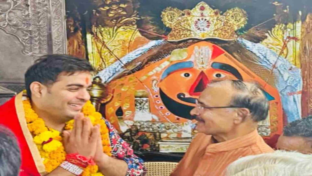 Salasar Balaji: Akash Ambani visited Salasar Balaji