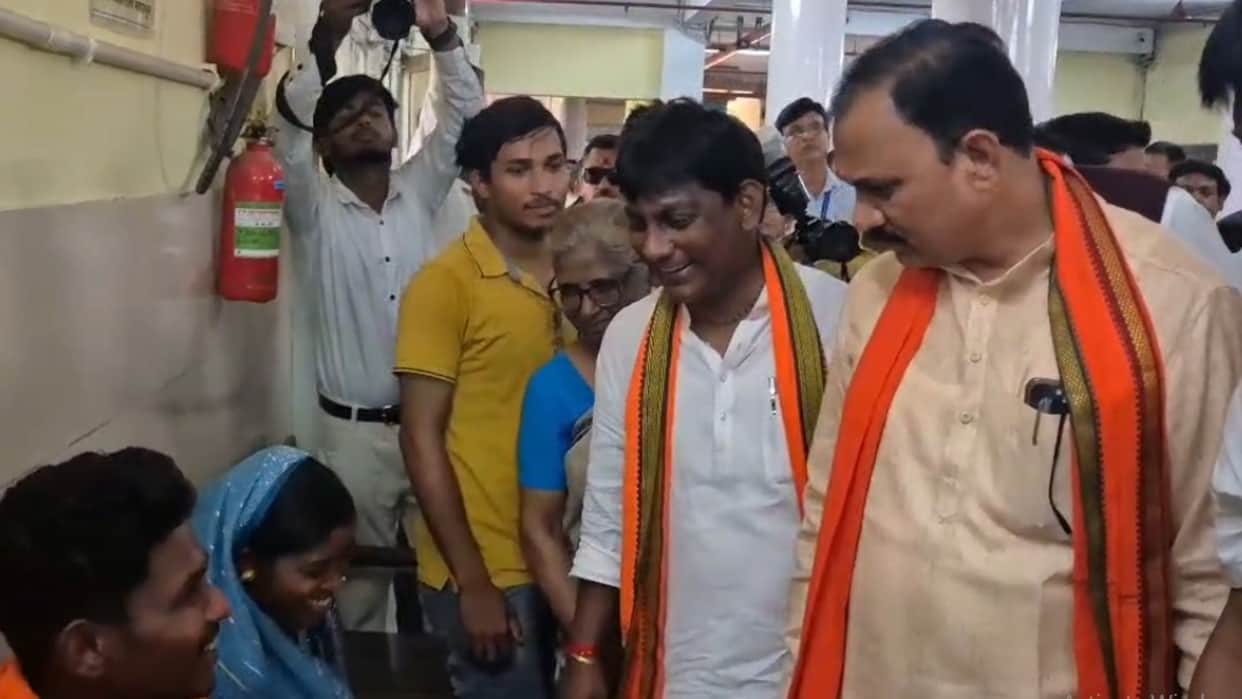 Health Minister Shyam Bihari Jaiswal inspected the Medical College and District Hospital in Mahasamund