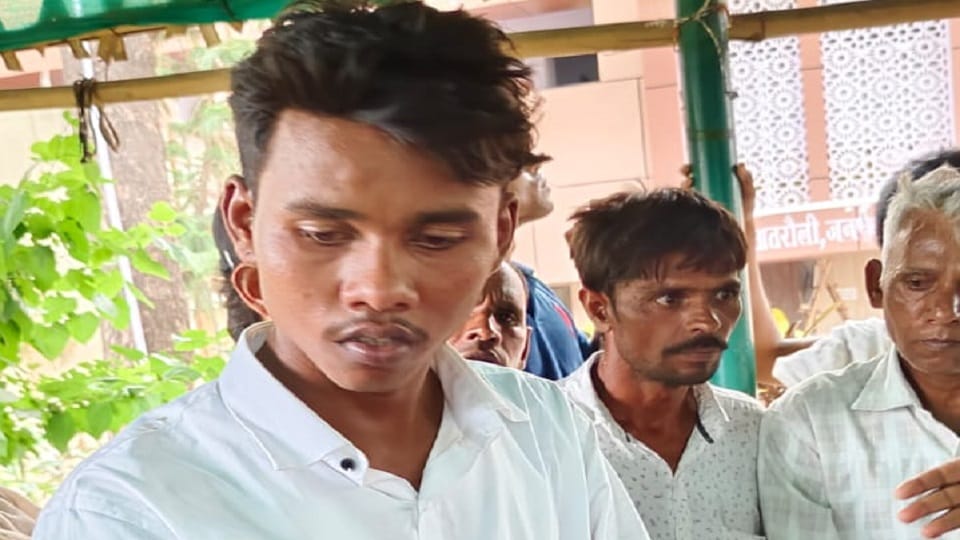 police opened shop at one o clock in night groom bought clothes then bride left