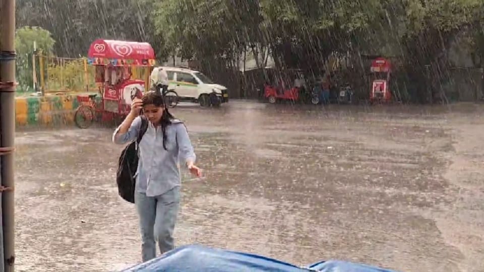 Yellow alert for thunderstorm and rain in Delhi-NCR for two days