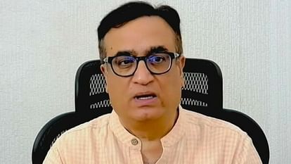Congress national treasurer Ajay Maken said ceasefire exposed the foreign policy of the central government