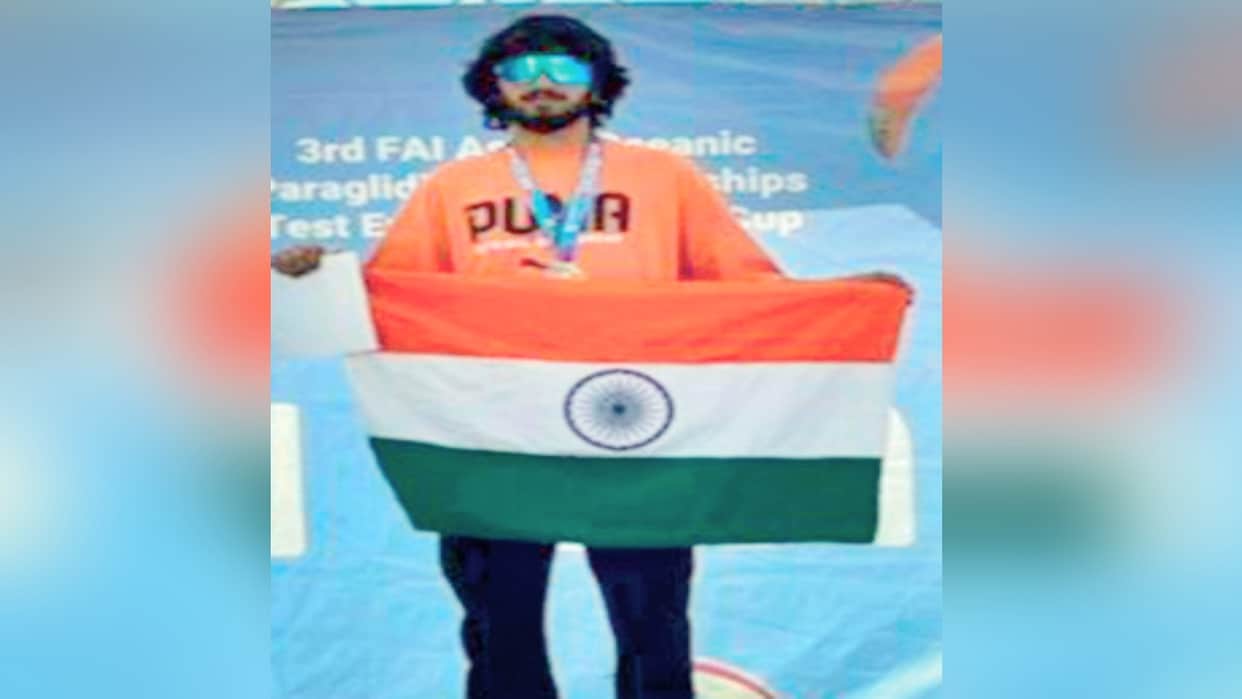 Akshay won gold in international paragliding, competition held in Kazakhstan