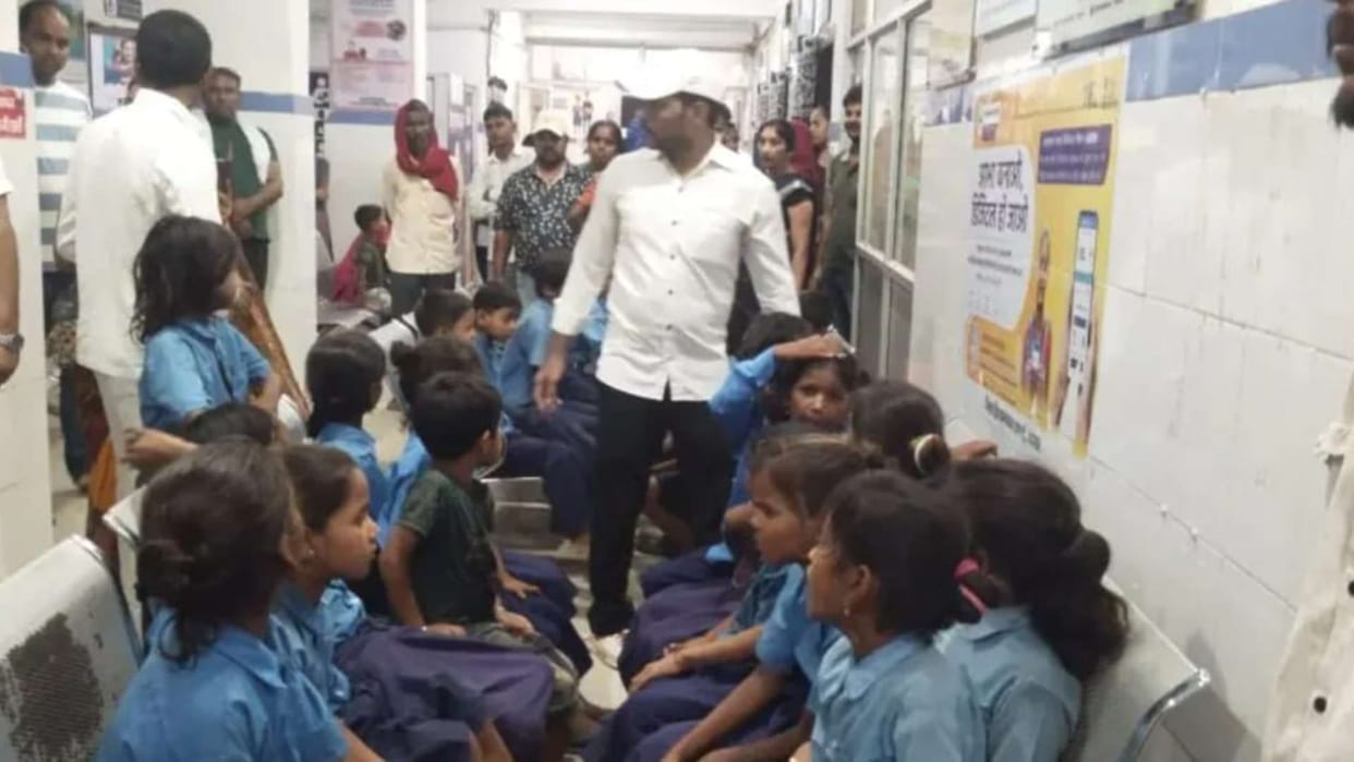 mid day meal lizard found students fall sick buxar school incident