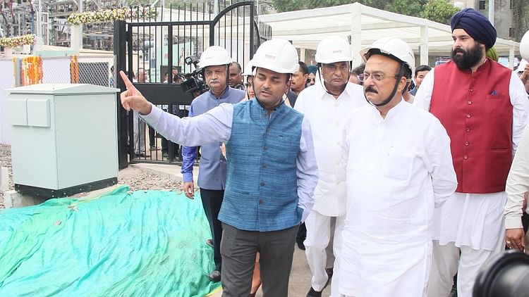 Delhi: दिल्ली में शुरू हुई देश की पहली स्टैंडअलोन बैटरी ऊर्जा भंडारण प्रणाली, मंत्री आशीष सूद ने किया उद्घाटन