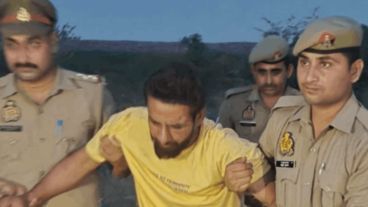 miscreant who shot shopkeeper in Loni arrested after an encounter