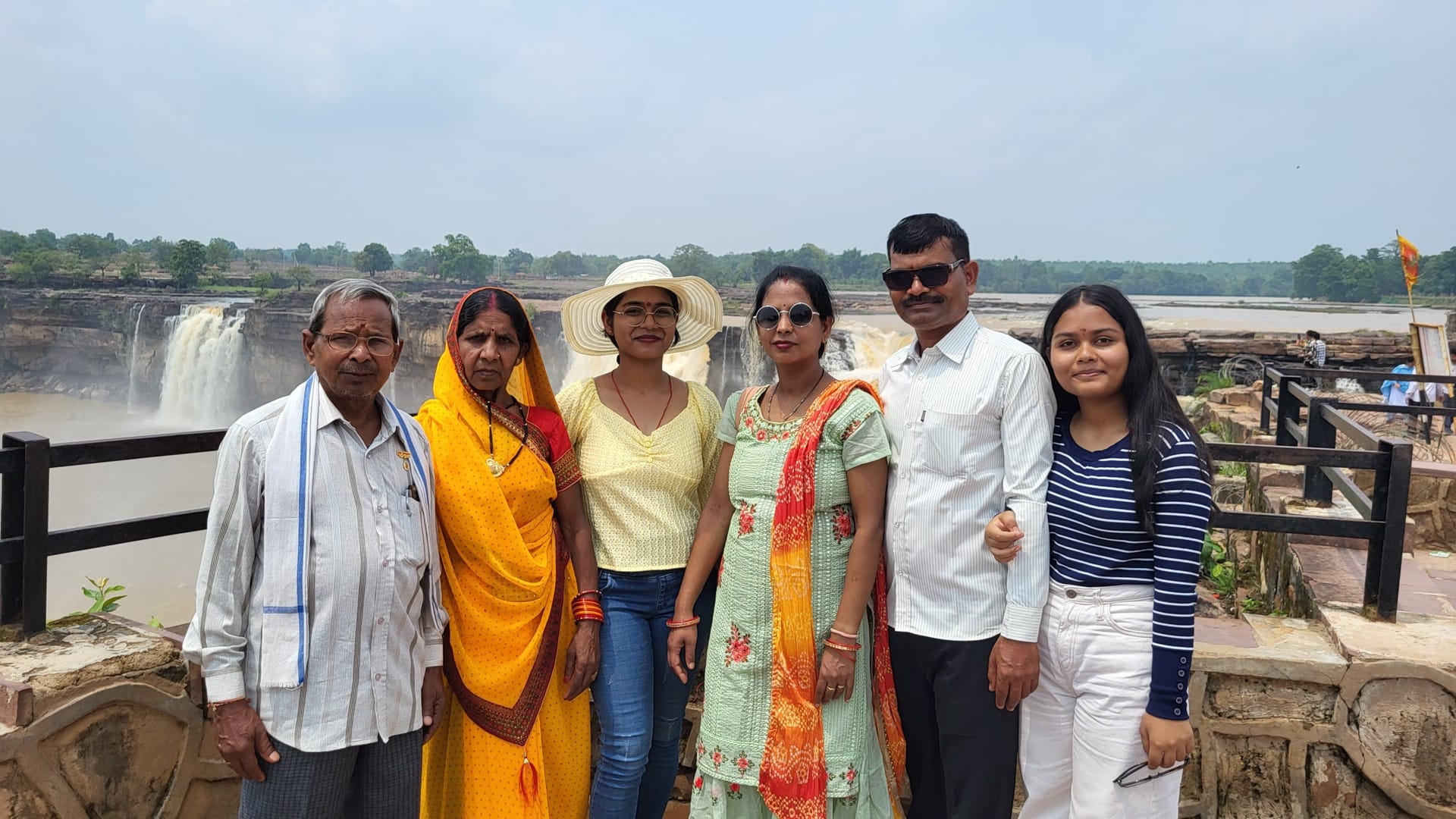 CG News: Chitrakote and Tirathgarh waterfall in Bastar see here photos