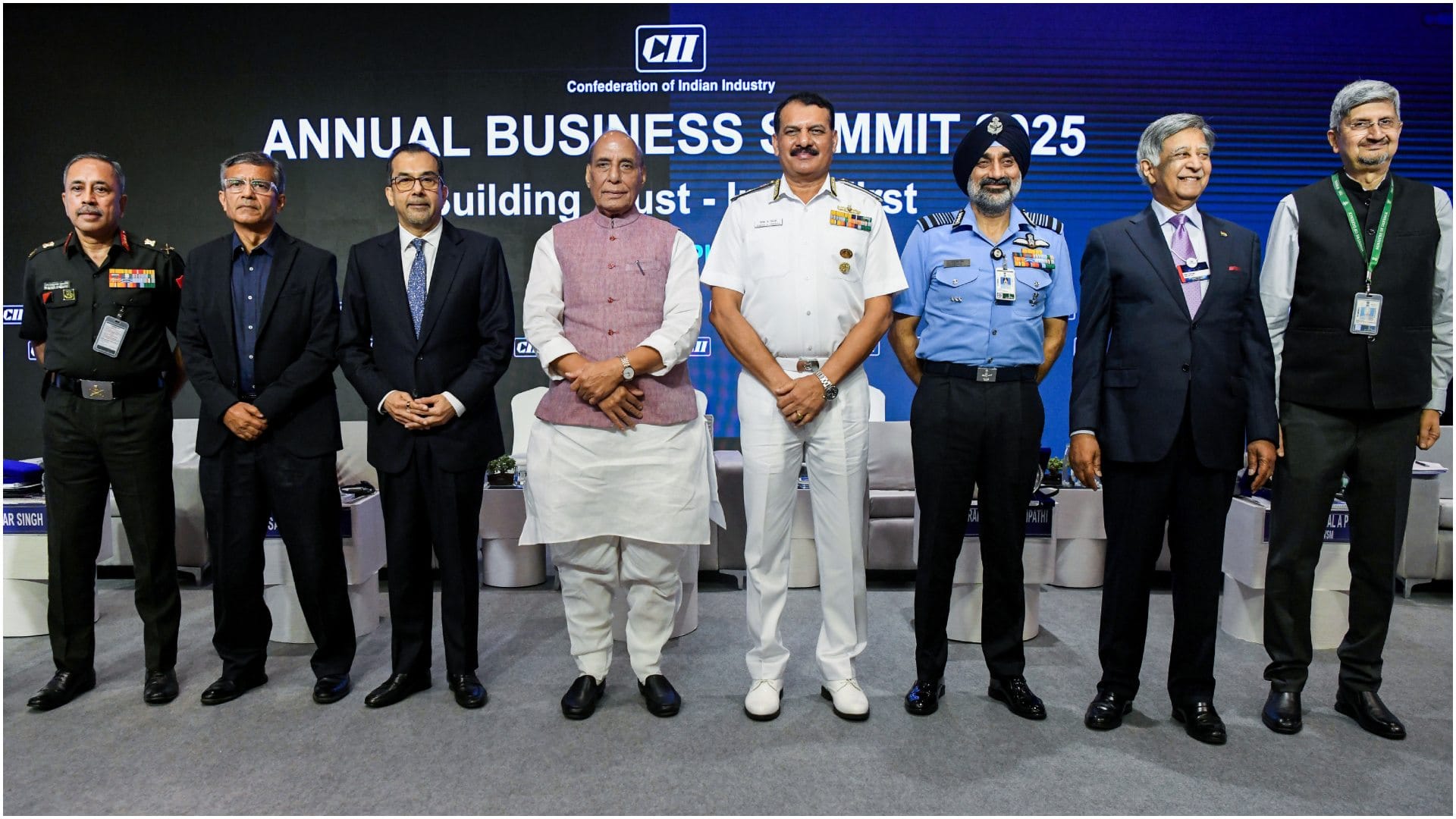 Admiral Dinesh Tripathi Says on Technology and Precision Strikes Know All Details in Hindi