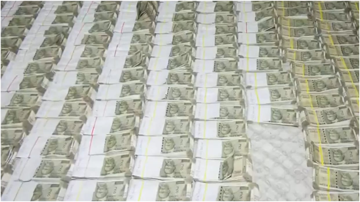 Cash worth two crores recovered from the flat of a govt engineer in odisha