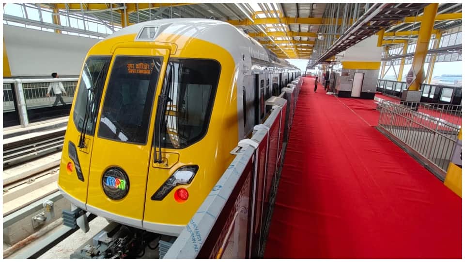 Indore: Changing Indore- Journey from horse carriage to metro in 30 years, public transport improved, but traf