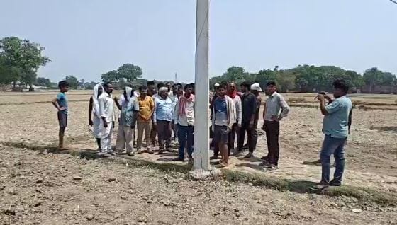 Electric current passed through earthing wire of pole innocent class three student died