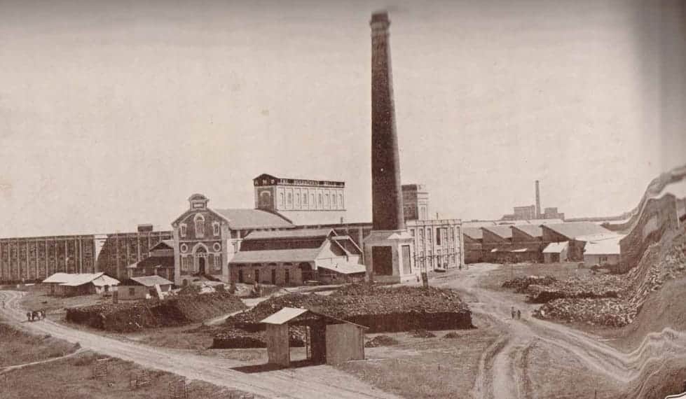 glorious tradition of Devi Ahilya has always been nurtured by experts of Indore and has gained fame in country