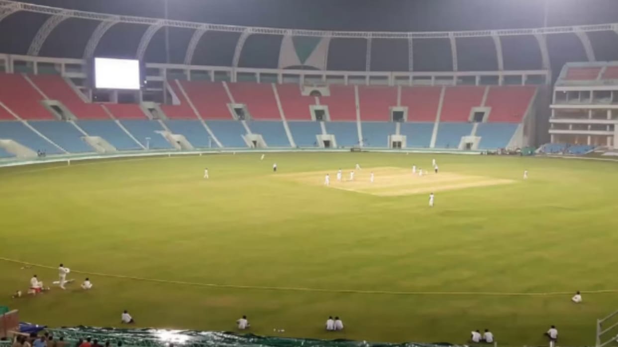 Lucknow Vehicles Prohibited on Shaheed Path During Match; Parking Ban Imposed Between Husadia and Sushant Gol