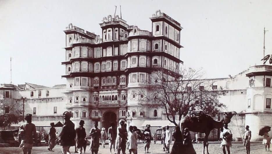 glorious tradition of Devi Ahilya has always been nurtured by experts of Indore and has gained fame in country