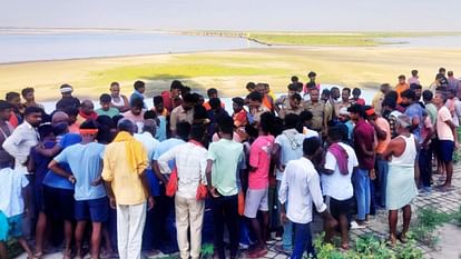 Three teenagers died due to drowning in river three dead bodies found floating in Ganga