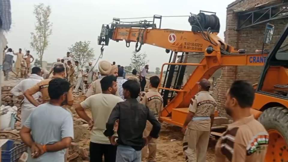 Explosion in firecracker factory in Muktsar Lambi MLA Gurmeet Khuddian