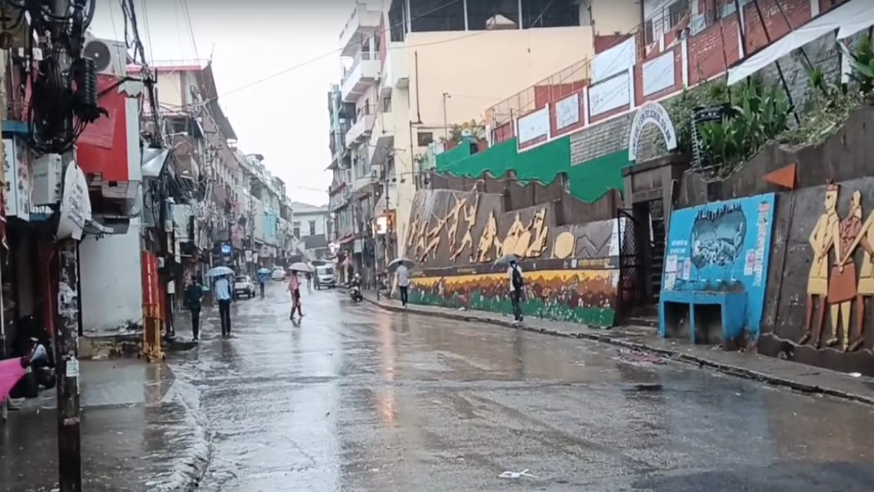 Himachal Weather: Heavy rain in Himachal's capital Shimla and other areas, drains overflowing