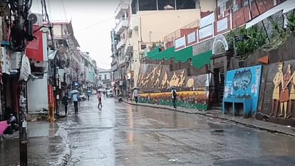Himachal Weather: हिमाचल की राजधानी शिमला सहित अन्य क्षेत्रों में भारी बारिश, नदी-नाले उफान पर Himachal Weather: Heavy rain in Himachal's capital Shimla and other areas, drains overflowing