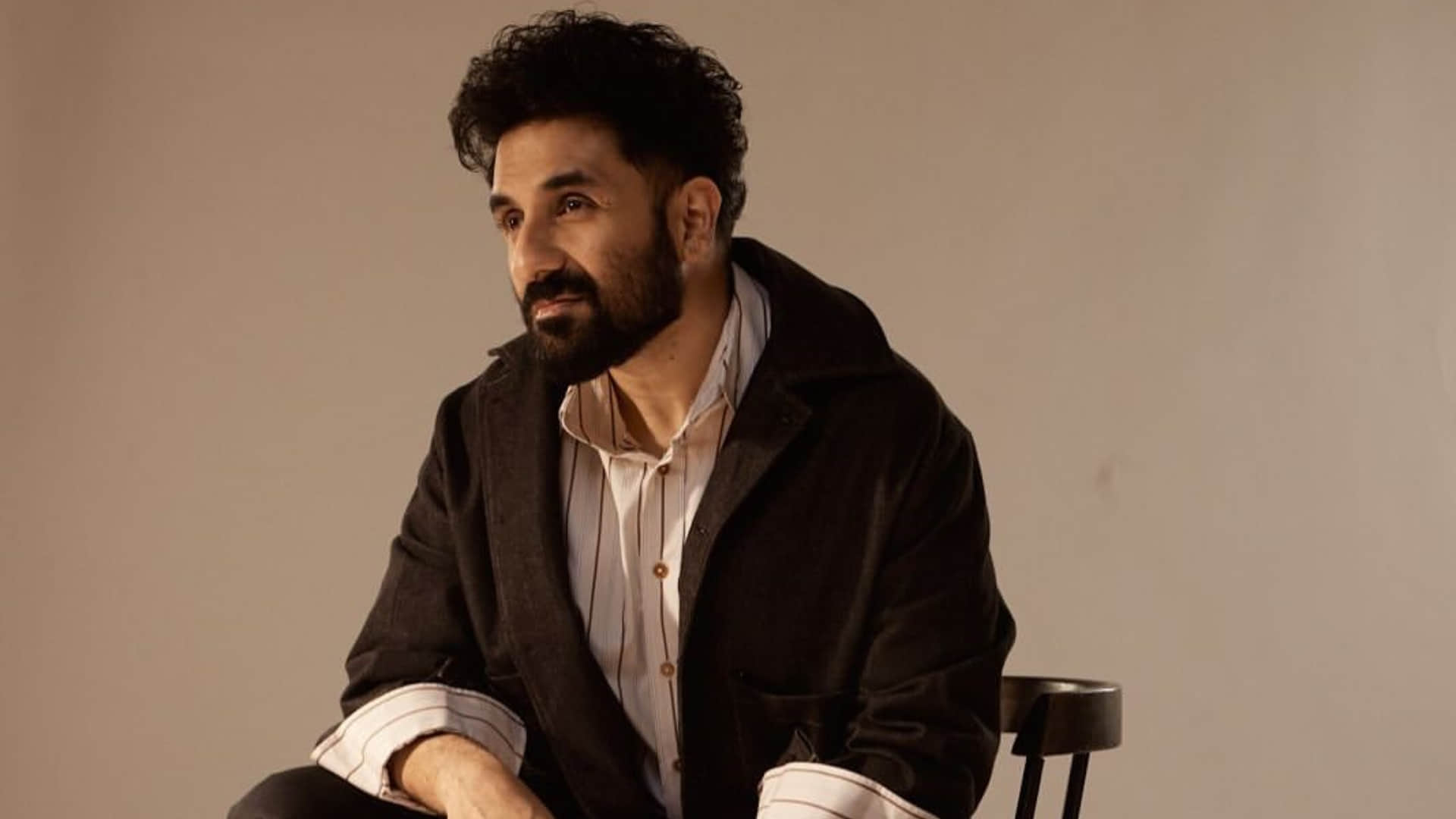 Vir Das Birthday First Indian To Win And Host International Emmy Awards Popular Stand Up Comedian