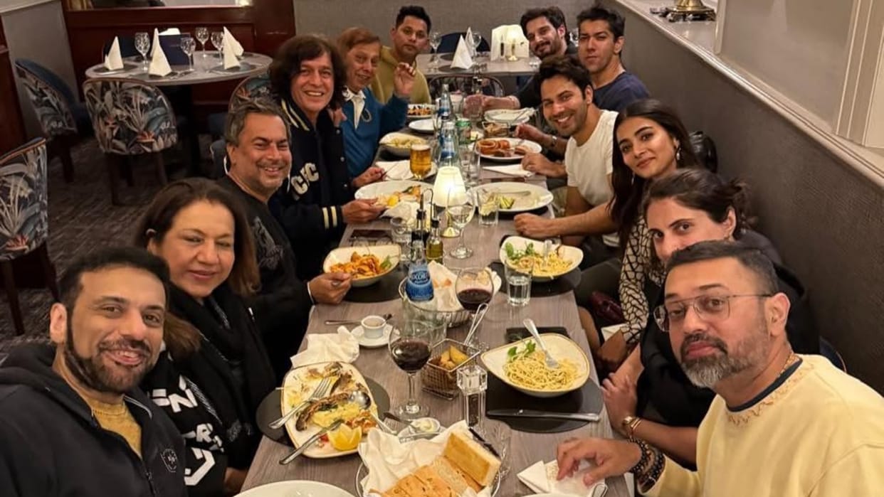 varun dhawan schedule wrap Scotland on hai jawaani toh ishq hona hai with mouni roy pooja hegde