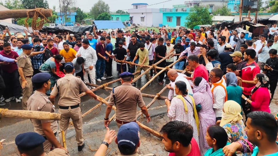 Ankita Murder Case People anger was visible during verdict barricades were broken see photos
