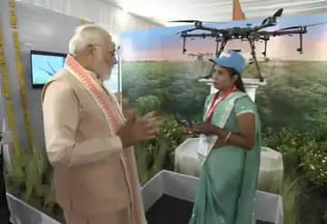PM Narendra Modi's program was focused on women empowerment, understand in 15 points how they got priority
