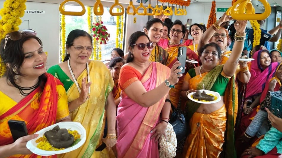 Indore News: City's First Elevated Metro Ride Wows Citizens with Aerial Experience