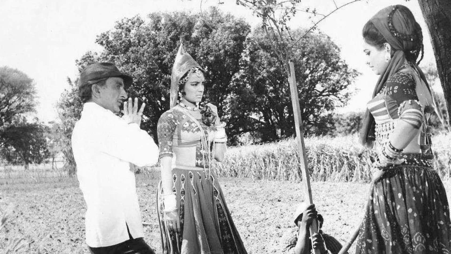 Raj Khosla Birth Anniversary bringing neo noir style in cinema films with Dev Anand Starting career Guru Dutt