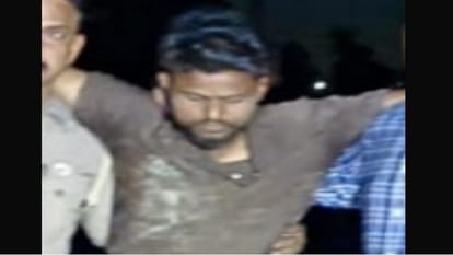 पकड़ा गया आरोपी।