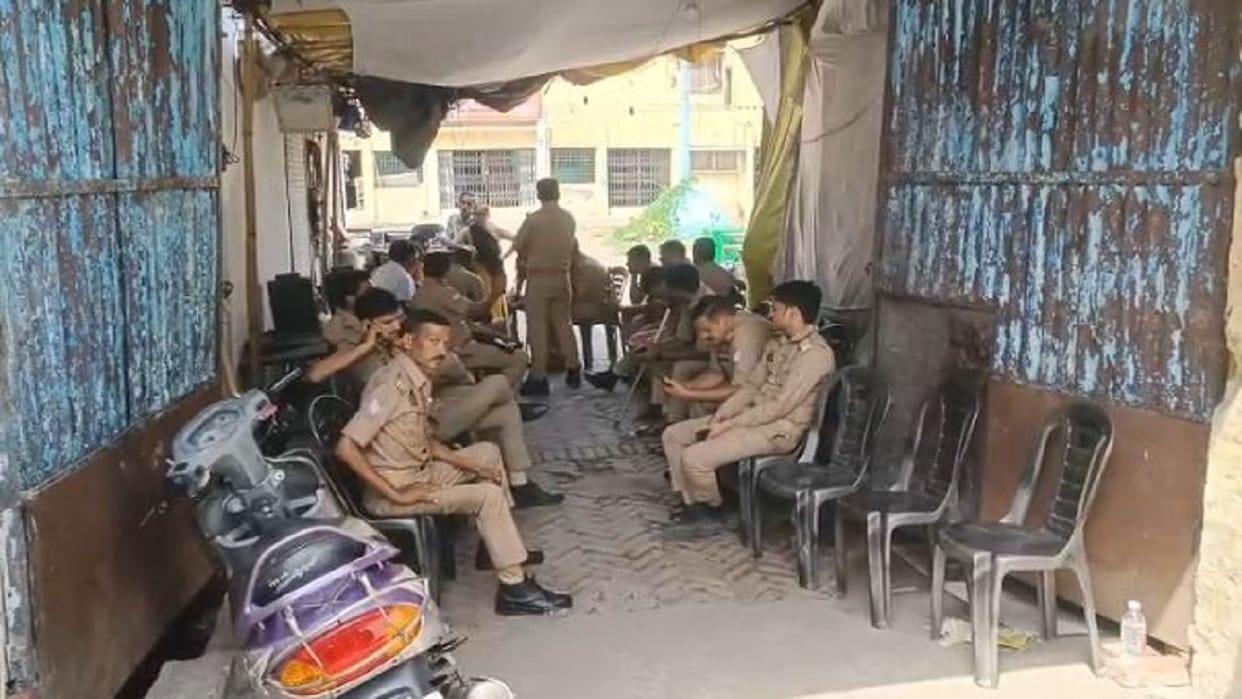 Tension between two parties over the name of Hindu organization in Pilibhit