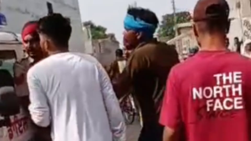 Man attacked in Punjab with swords in Front of Police