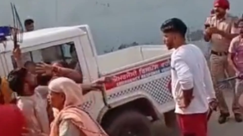 Man attacked in Punjab with swords in Front of Police