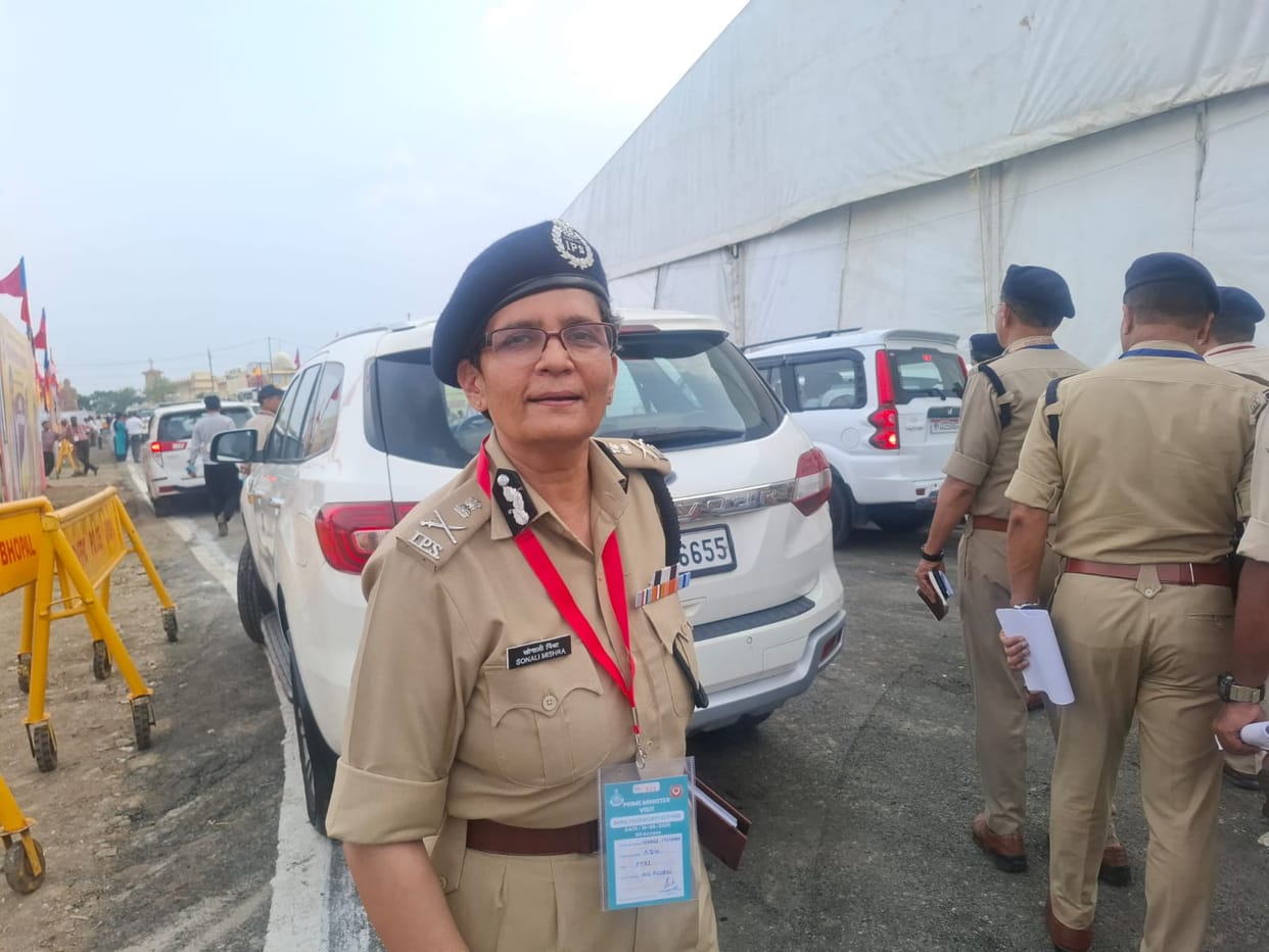 MP News: IPS Sonali Mishra, who takes charge at the border, will take charge of PM Modi's security in Bhopal t