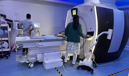 एम्स में नवजात की एमआरआई करने चिकित्सक