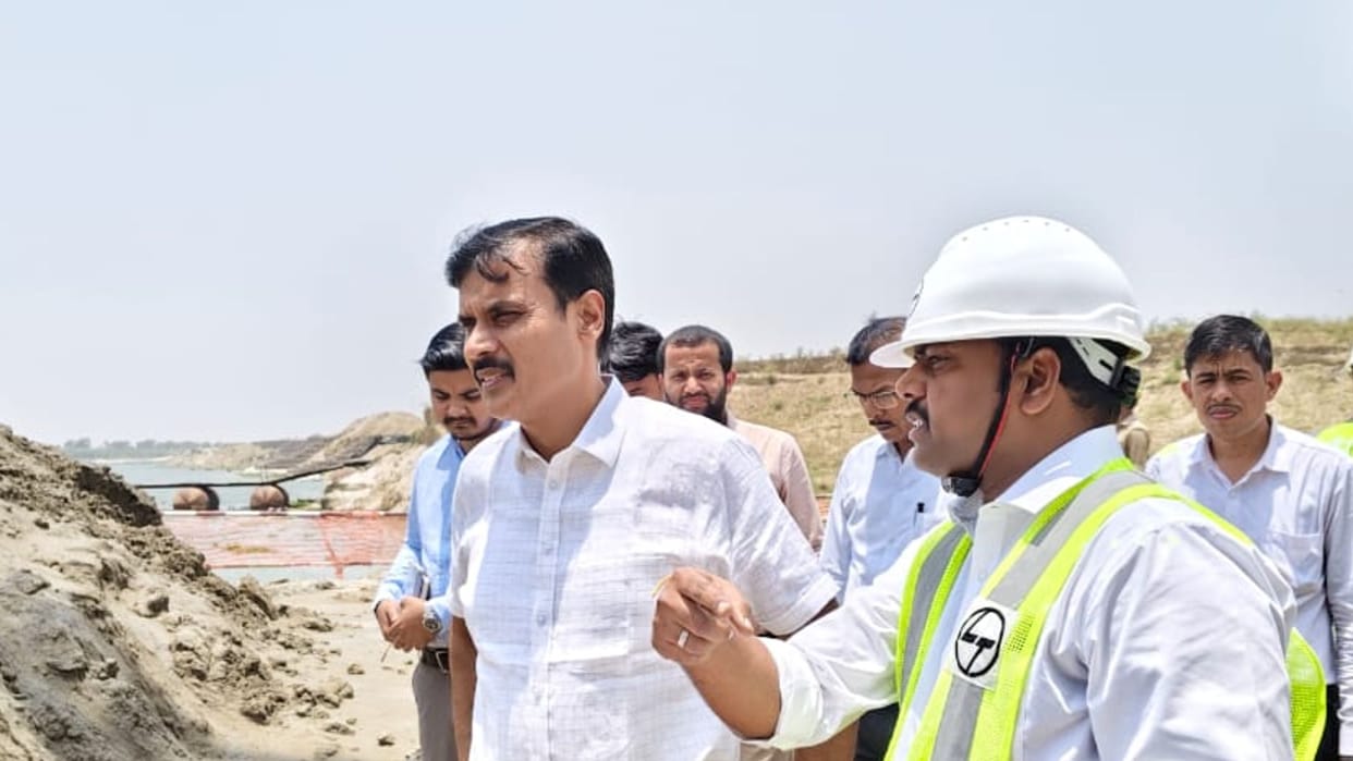 DM inspected the under construction Hanumanganj village group pipe drinking water project