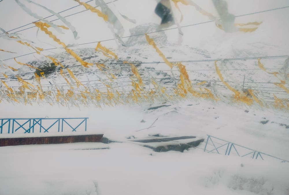 Uttarakhand Weather Changed Today rainfall in Badrinath Dham snowfall in Hemkund Sahib, photos