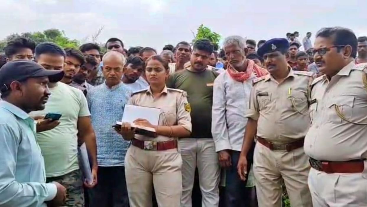 Jamui News: Body of youth found in suspicious condition on Mudli hill, village youths accused of murder