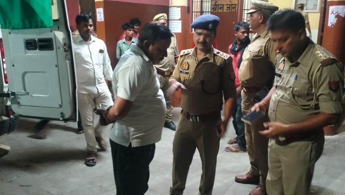 Hardoi road accident Uncontrolled car overturned six people including two cousins of groom died