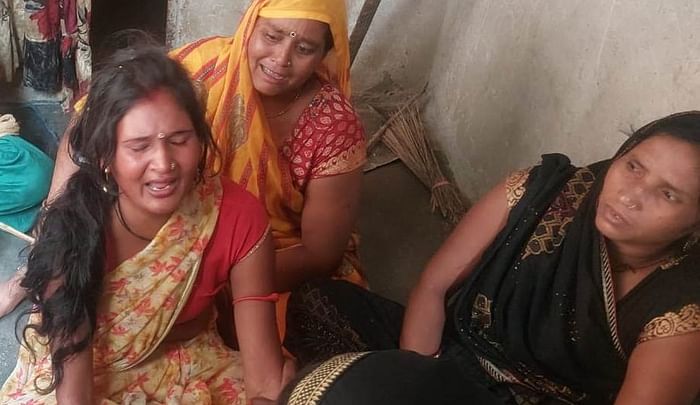 Hardoi Accident 12 people were sitting in a car with a capacity of seven the car was automatically locked