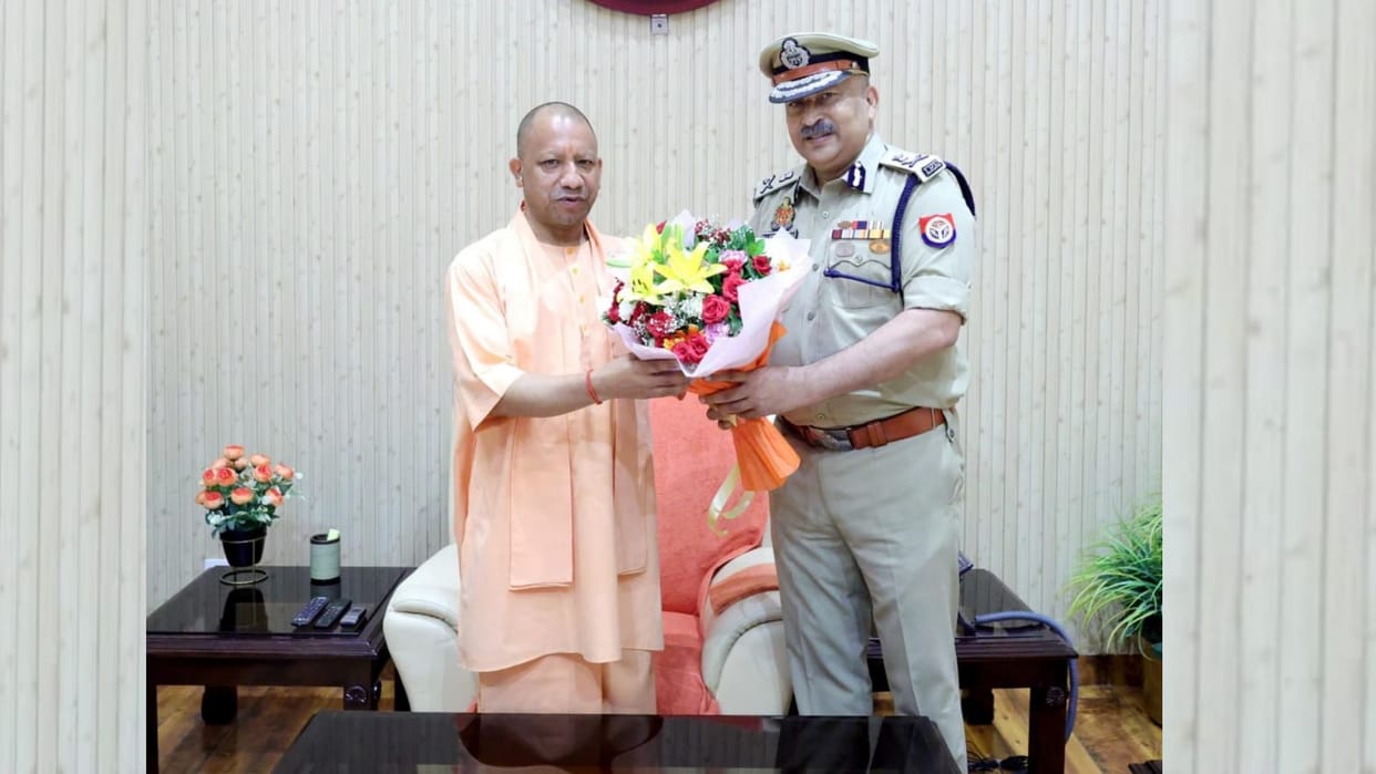 UP DGP: As soon as the announcement was made, Rajiv Krishna reached to meet CM Yogi, acting police chief of t