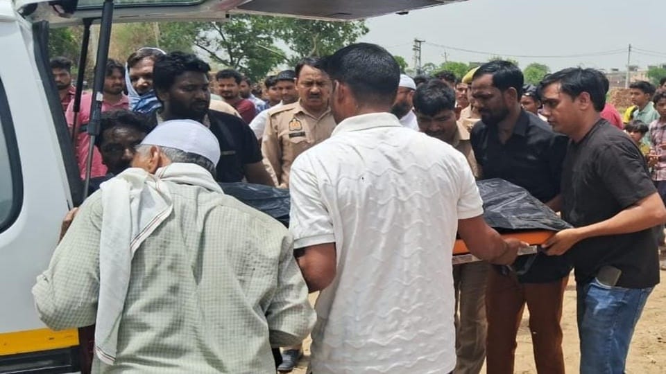 Moradabad Murder Lover Strangled Saira with Dupatta After Slap Then Killed Her with Screwdriver