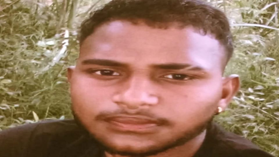 man disappointed in love committed suicide by hanging himself from a tree in sambhal