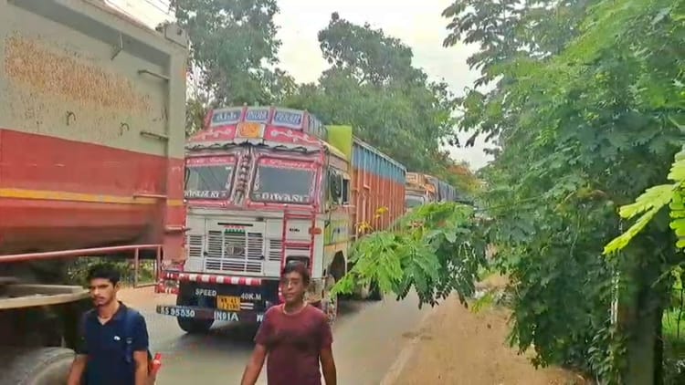 Bihar News: तेज रफ्तार हाइवा ट्रक ने बाइक सवार को कुचला, मौके पर ही मौत; परिवार में पसरा मातम