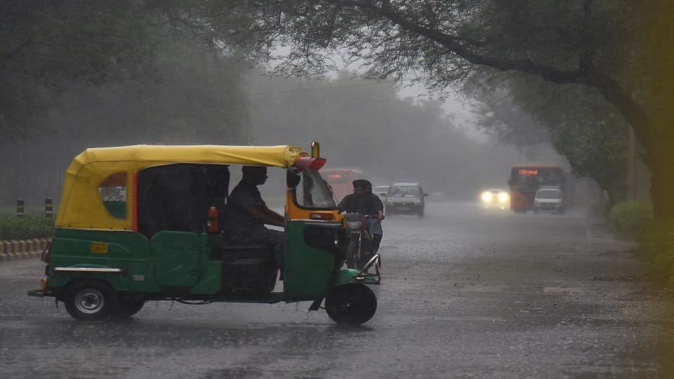 Weather News in hindi Heavy rains in Delhi-NCR how Saturday and Sunday will be in capital
