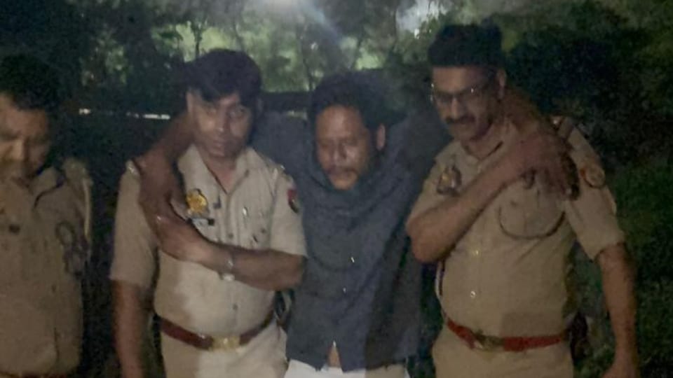 Bareilly News Murder accused arrested in encounter said while crying Sir please forgive me I made a mistake