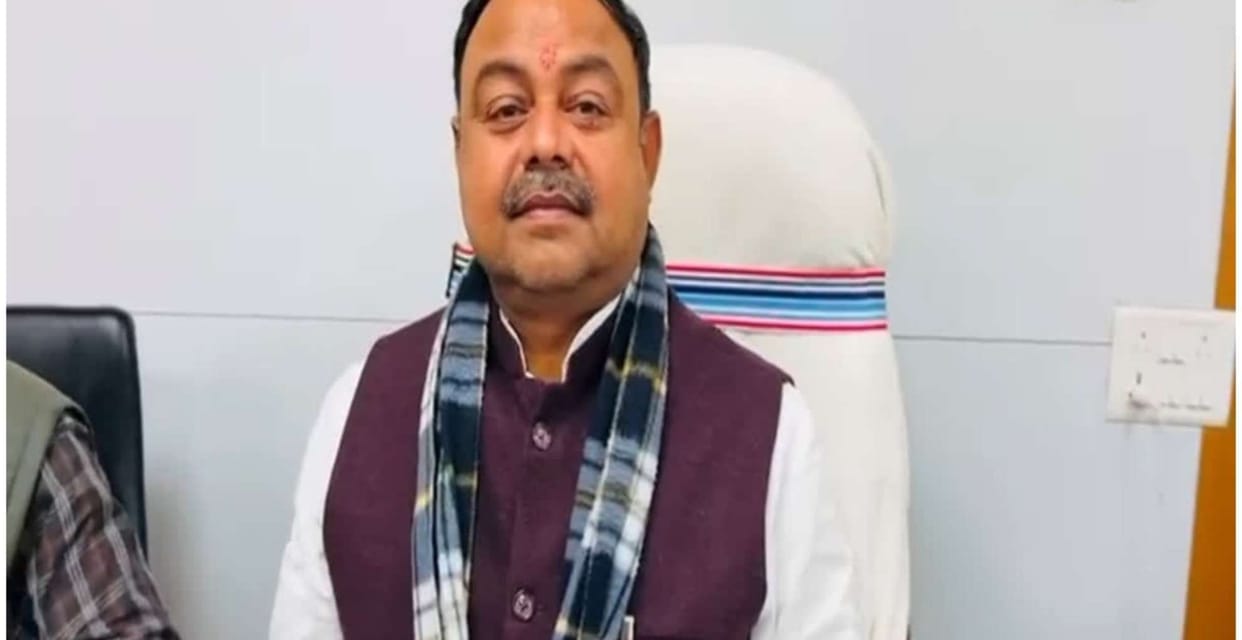 Labor Minister Santosh Kumar Singh and Secretary Deepak Anand left for Geneva participate in International Lab