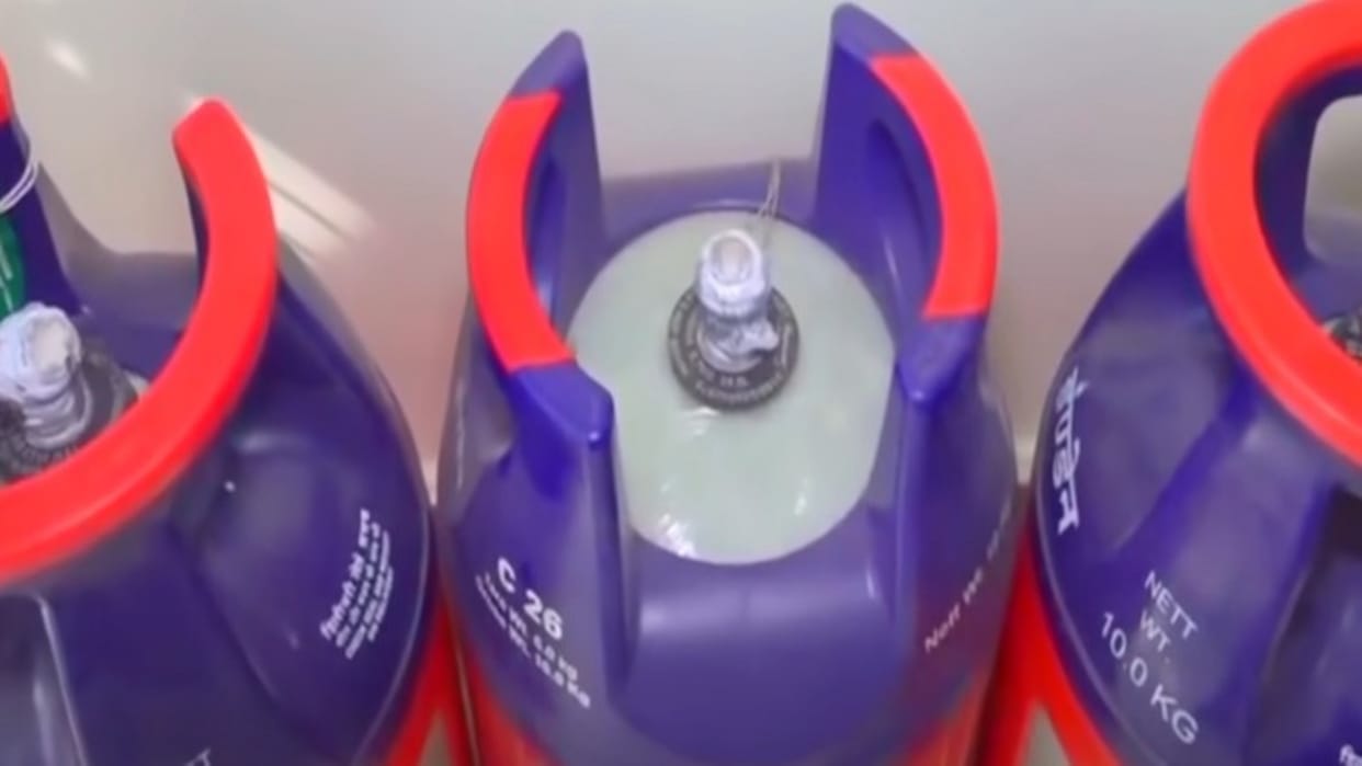 LPG gas commercial cylinders price increased know 1 feb retail rate