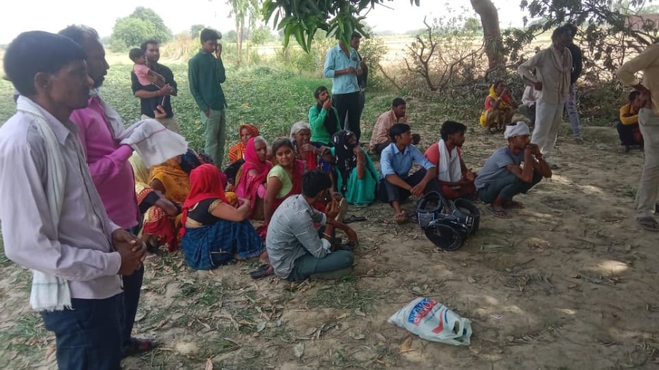 Lover body found hanging in Kanpur Dehat girlfriend found crying nearby lovers had intended to die together