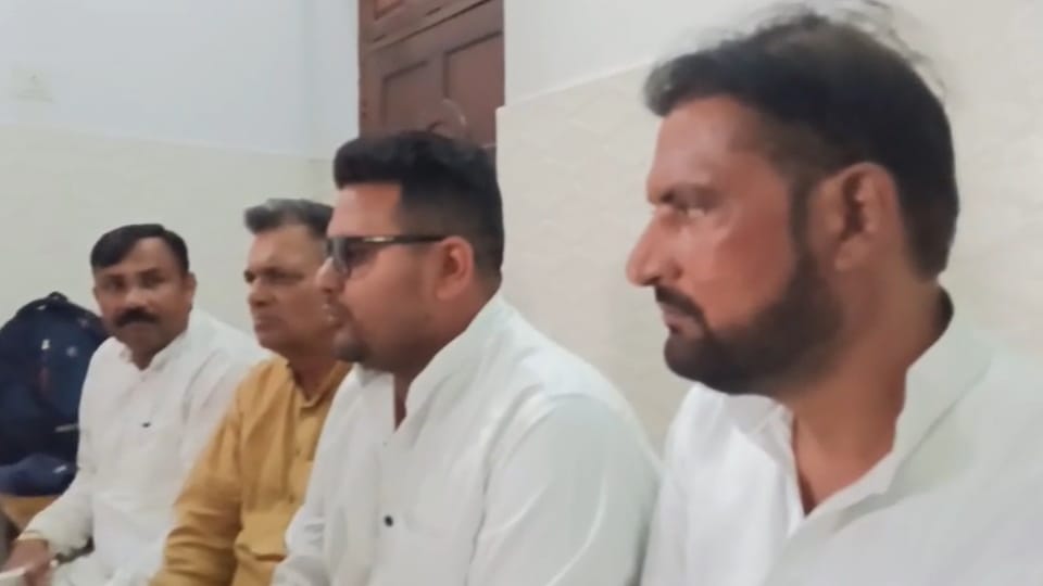 Shamli: Farmer Alleges Rs 40,000 Bribe Demand by Lekhpal, Seeks Euthanasia from DM